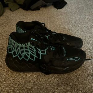 MB.01 Buzz City size 12